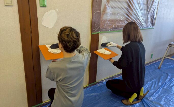 今日は塗り壁体験！