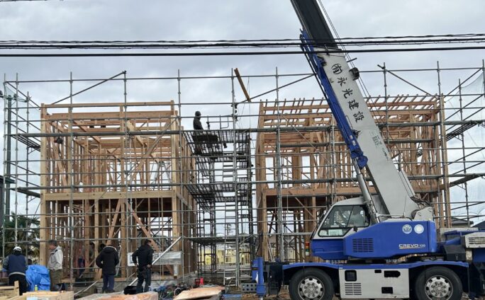 富山と暮らす　今日は２棟同時の建て方