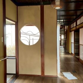 おじいちゃんの家リフォーム|三世代と猫が心地よく暮らす、富山県産杉のLDK