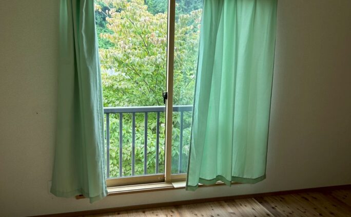 【富山のリフォーム】子ども部屋のカーペットを「富山杉の無垢床」に貼り替え!誕生日に贈る特別な模様替え事例